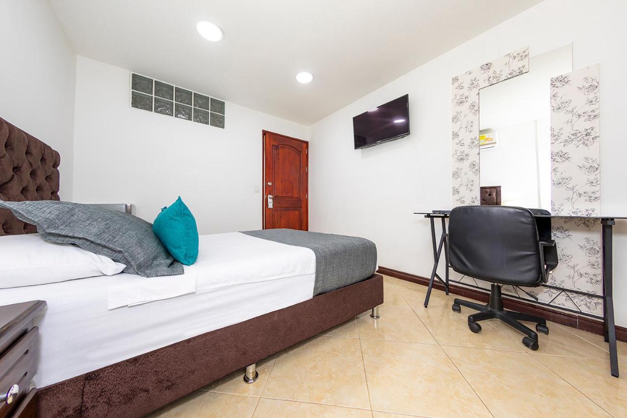 Hotel Ayenda Palo Alto Медельин Экстерьер фото